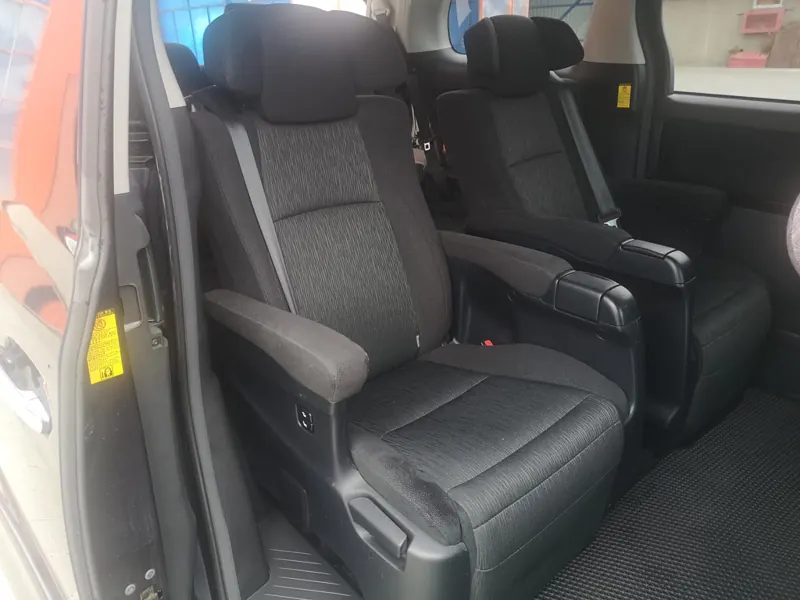 Салон Toyota Alphard